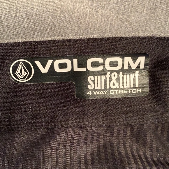 Volcom surf&turf men’s shorts, size 36 - Picture 3 of 3